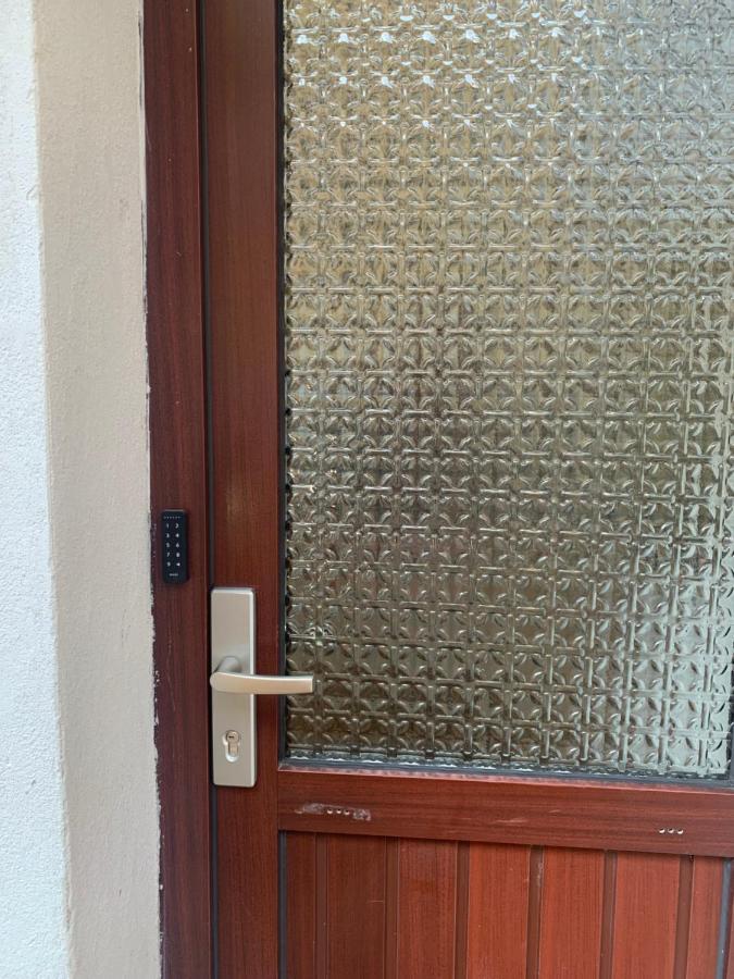 Vega - Free Parking - Self Checkin Apartman Graz Kültér fotó
