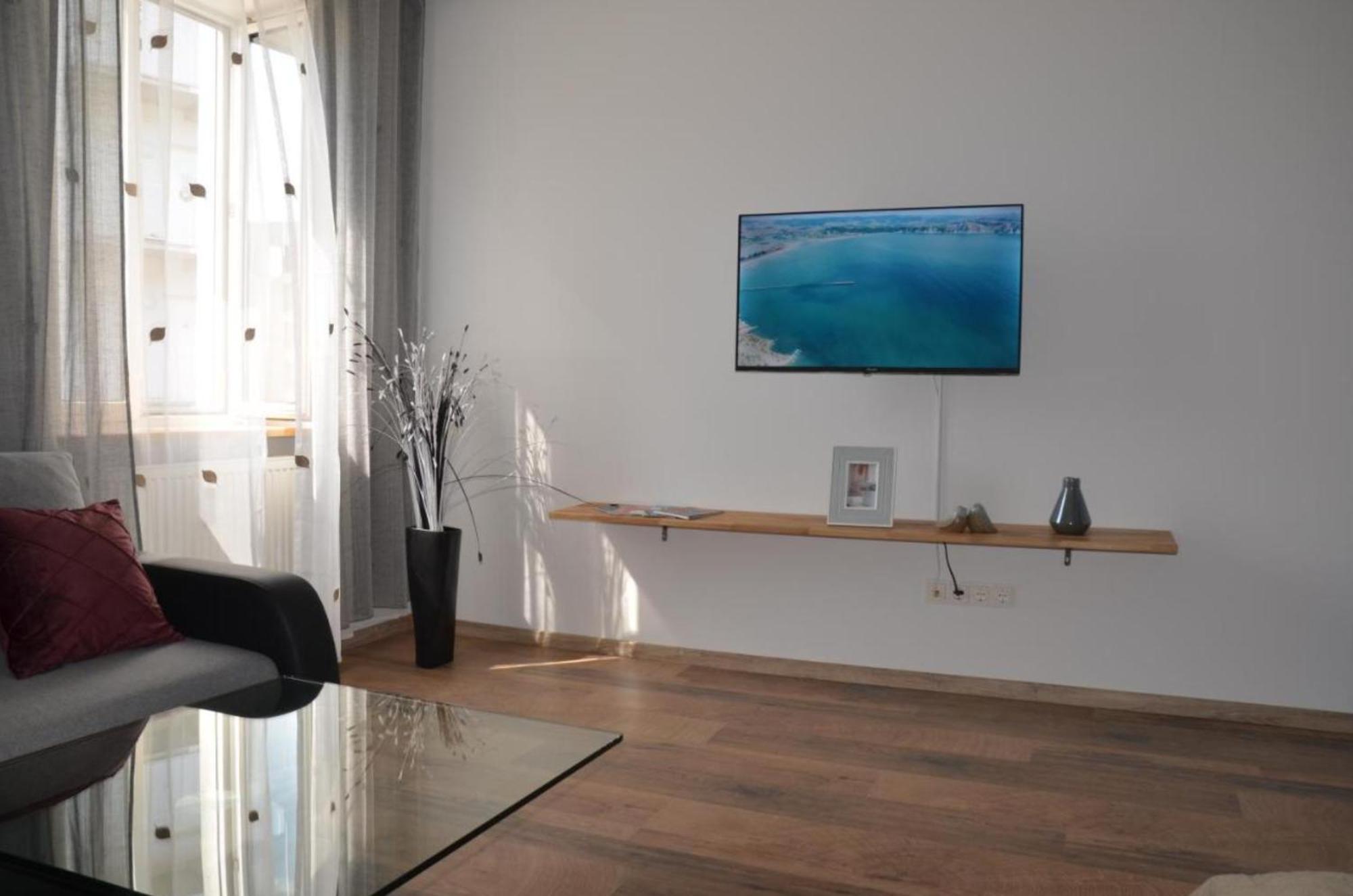 Vega - Free Parking - Self Checkin Apartman Graz Kültér fotó